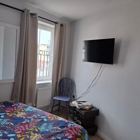 Sea Escape The Tardiis Beachfront Location Aberavon Beach Sea Views Driveway Parking Port Talbot Exterior foto