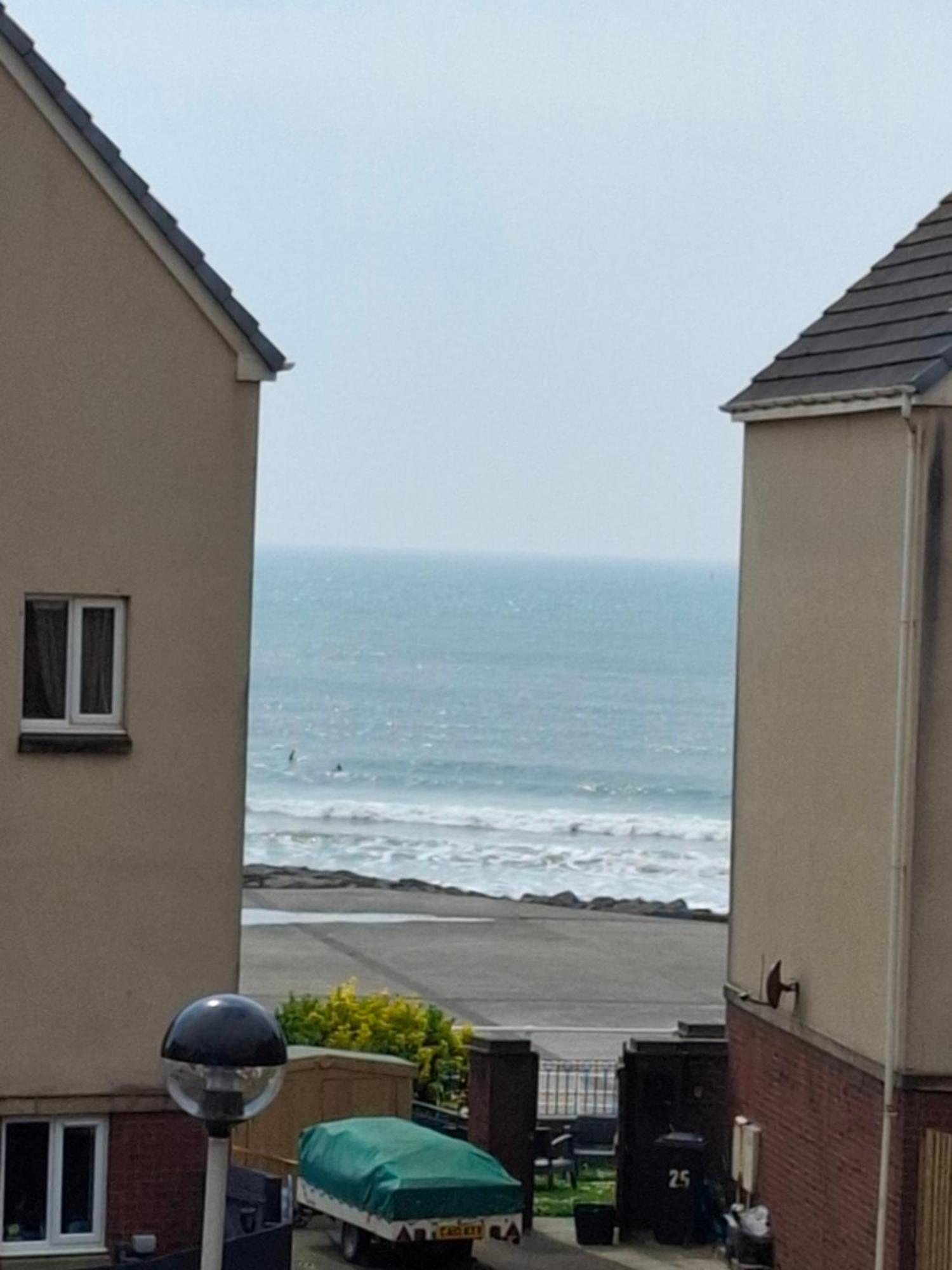 Sea Escape The Tardiis Beachfront Location Aberavon Beach Sea Views Driveway Parking Port Talbot Exterior foto